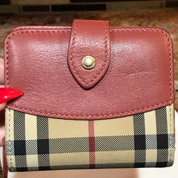 Burberry Signature Nova Check Bifold Wallet ๐๐ฅ - Picture 9 of 17